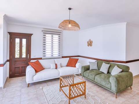 Living Area - photo 3