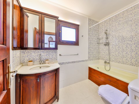 Bathroom - photo 3