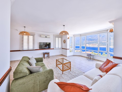 Living Area - photo 4
