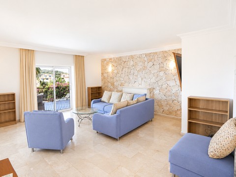 Living Area - photo 1