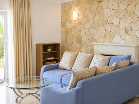 Living Area - photo 8