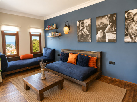 Living Area - photo 4
