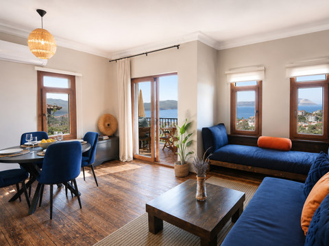 Living Area - photo 5