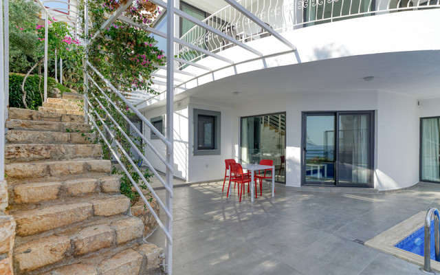 BlueNook Suites