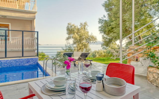 BlueNook Suites