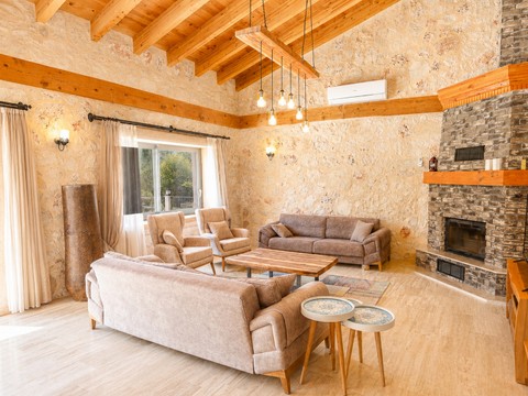 Living Area - photo 9