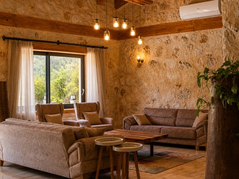 Living Area - photo 4
