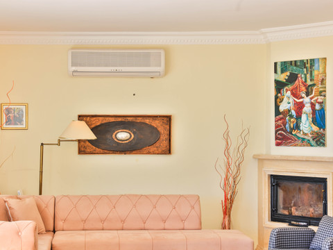 Living Area - photo 1