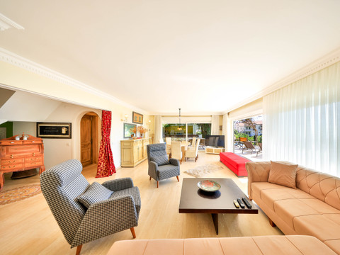Living Area - photo 10